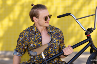 Redaktionelles Porträt: Chris BöHm