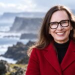 yrsa sigurðardóttir – redaktionell mit KI bearbeitetes Porträt